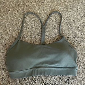 lululemon green flow y bra nulu light support size 4
